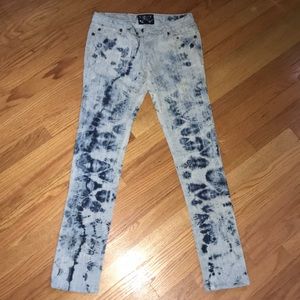 Trendy Distressed Wash Jrs Jeans by Thrill. Size 1